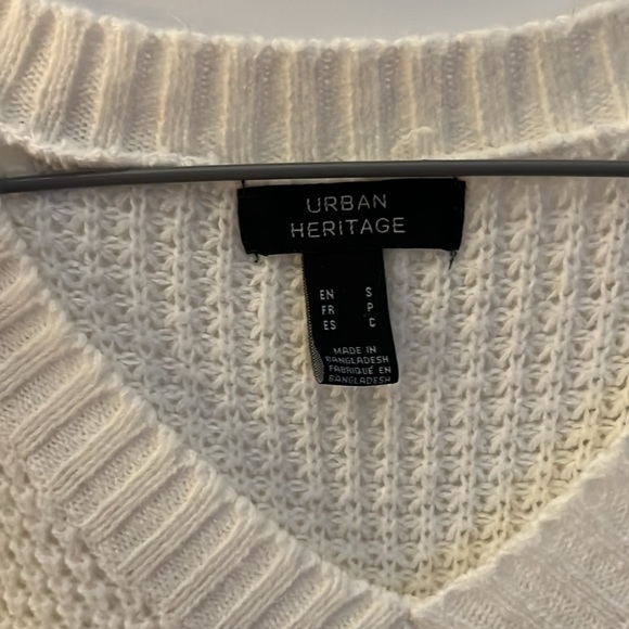 White knitwear - Picture 3 of 3